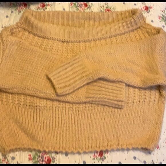 NWOT Casting LA New  Cream Color Off Shoulder Cropped Sweater. - Picture 5 of 10